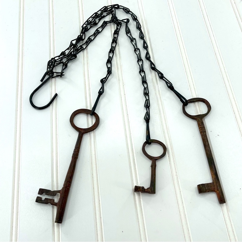 Skeleton Key Metal Hanging Decorative Chain Chime